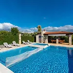 Villa Kastelir Kaštelir