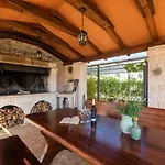 Villa Kastelir *