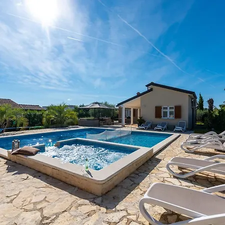 Villa Kastelir Kaštelir