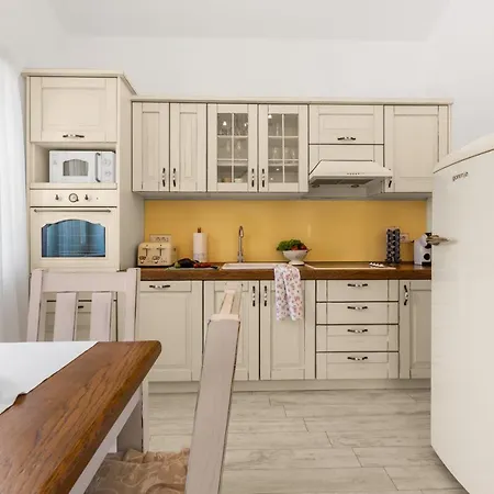 Kastelir Villa *