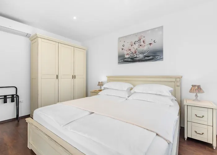 Kastelir * Kaštelir